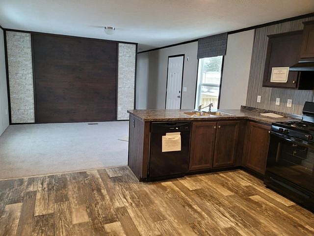 1st image of 148 Quarry Hill Est #148