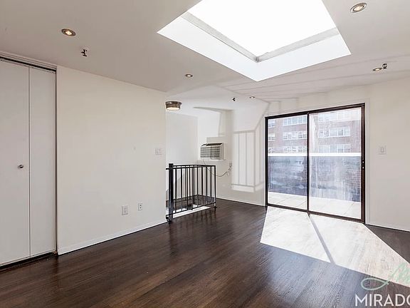 3rd image of 127 4th Ave Ph D