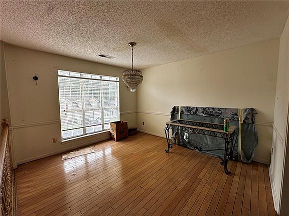 3rd image of 6364 Phillips Ct