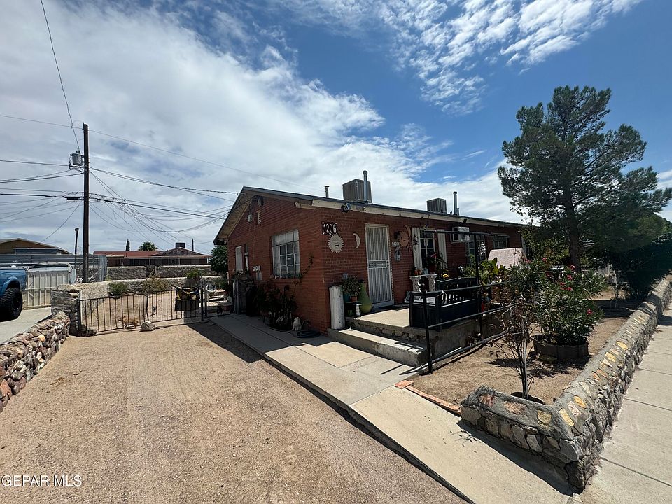 1st image of 1204 Huckleberry St #2
