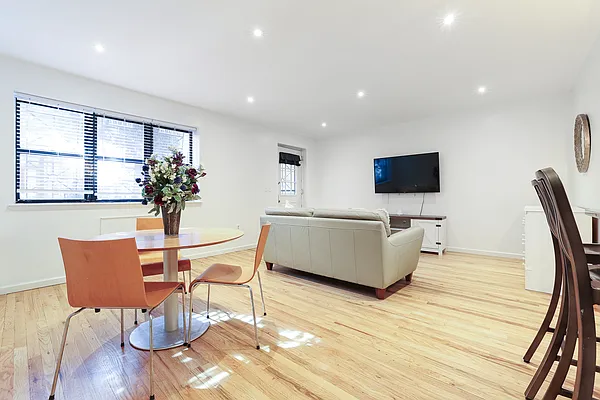 Rented by Brick&Mortar | media 18