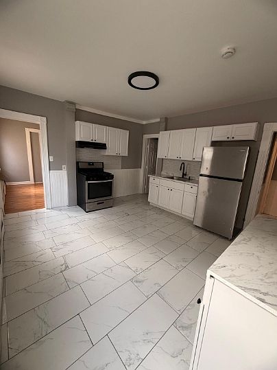 1st image of 479 Putnam St #2R