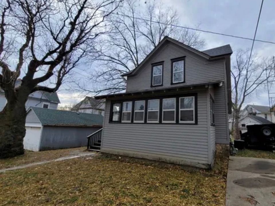 1st image of 712 Napoleon St