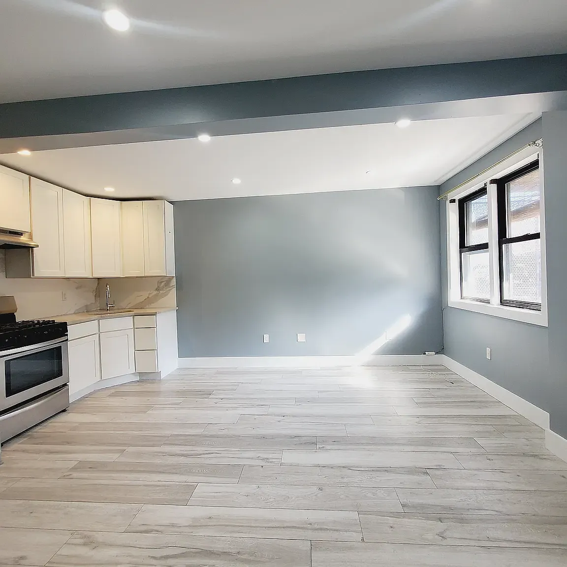 1651 Tomlinson Avenue — Photo 3