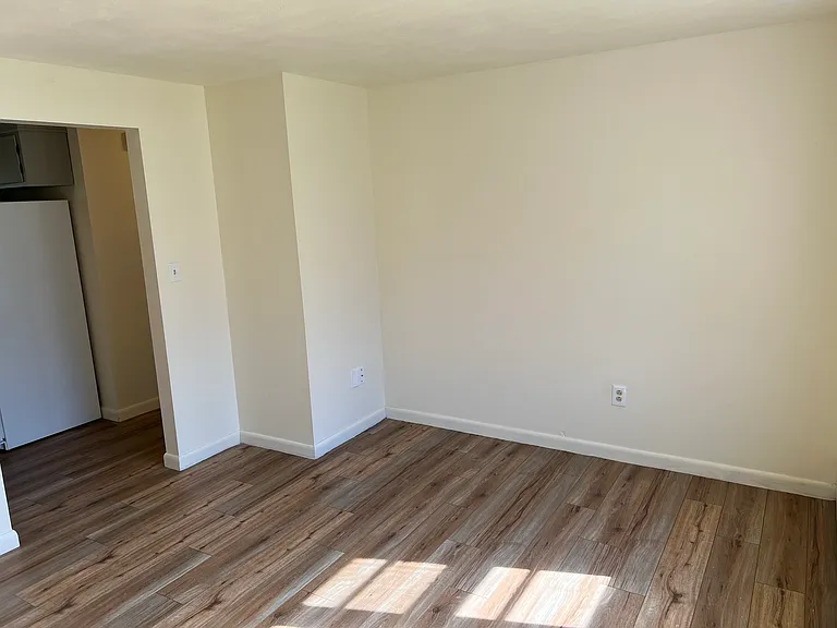 400 Portsmouth Ave #1 — Photo 10