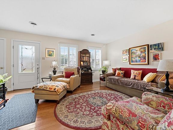 5th image of 941 Maiden St APT 1