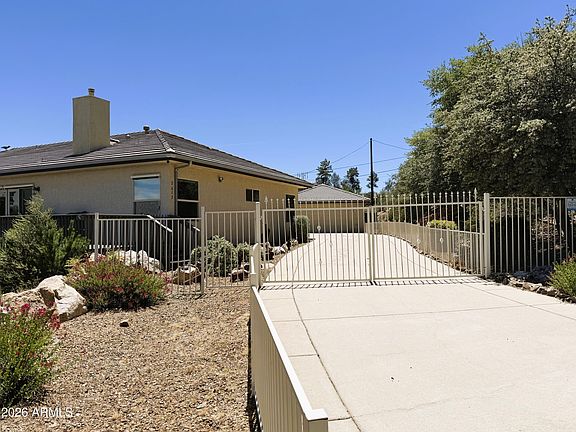 4th image of 2615 N Woodland Hills Drive