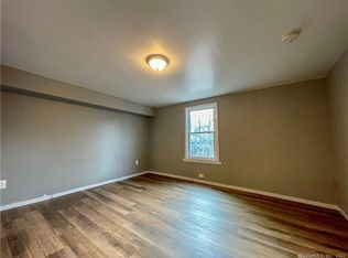 11 Fleet St #1B, Waterbury, CT 06704
