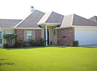 305 Pear Tree Cir, Broussard, LA 70518