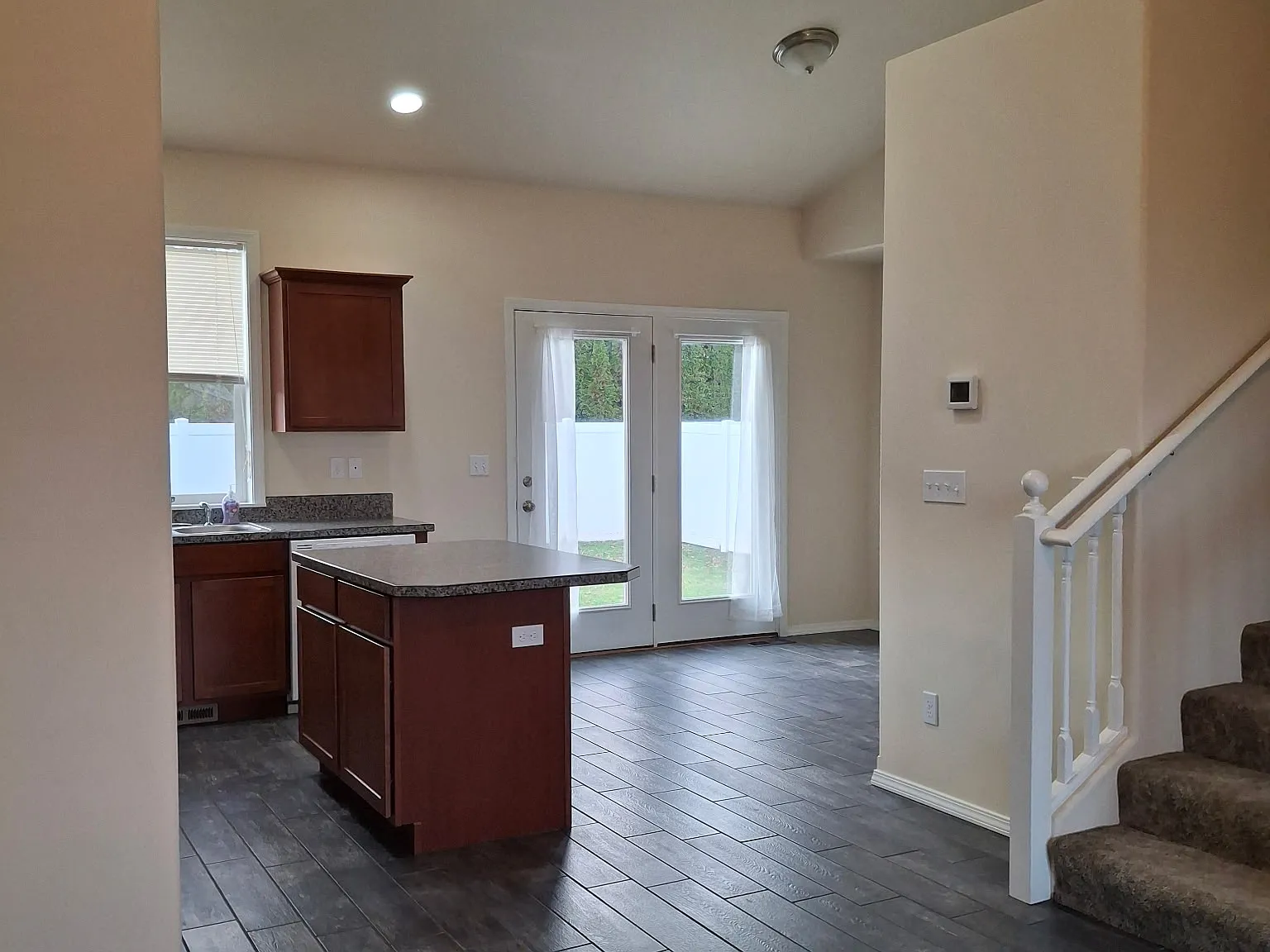 2 bed, 2.5 bath, $1,600 — Photo 2
