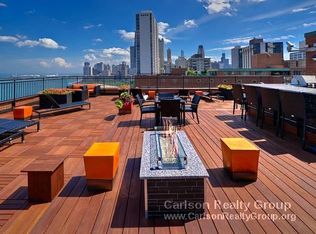 25 E Banks St, Chicago, IL 60610