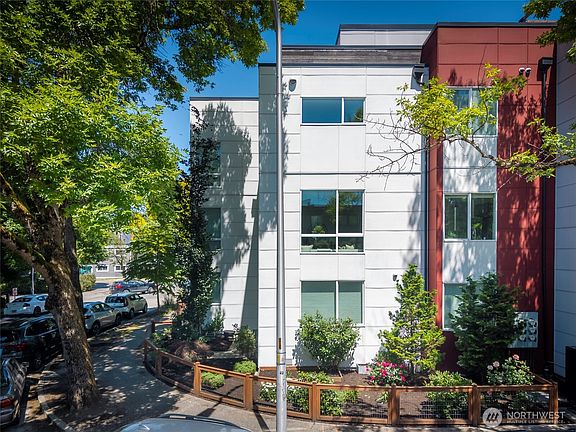 2nd image of 110 22nd Avenue S