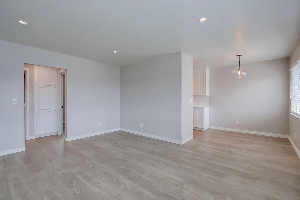 4449 Central Ave - 7 — Photo 4