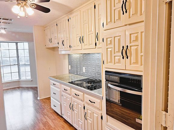 4th image of 2108 Scarlet Oak Dr