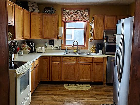 5th image of 1306 Rose St