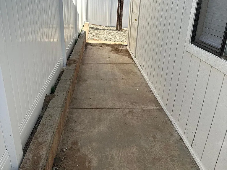 3rd St — Photo 18
