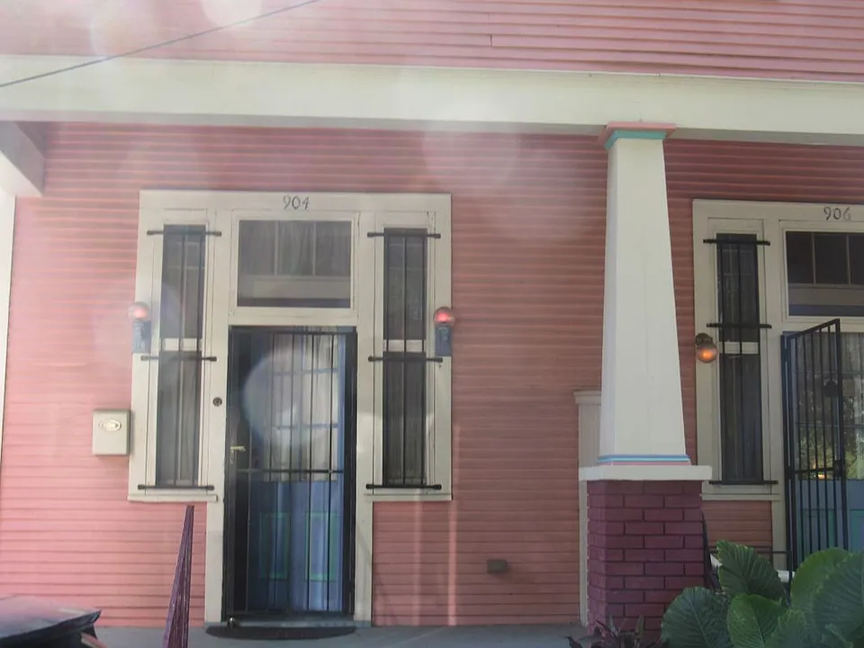 904 Pauline St