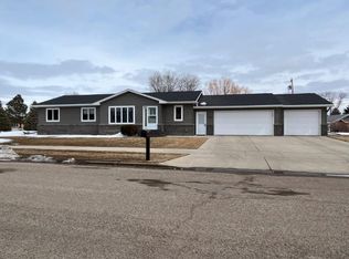 714 9th Ave W, Mobridge, SD 57601