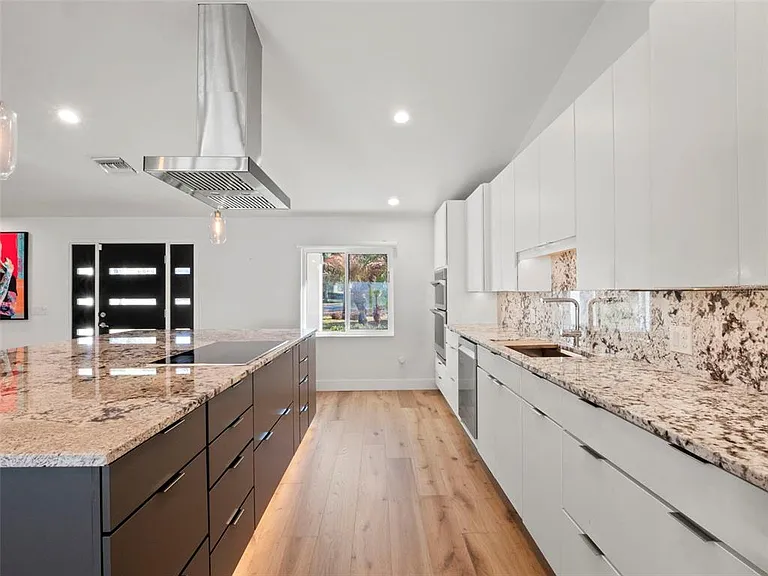 1021 Temple Grove Pl — Photo 17
