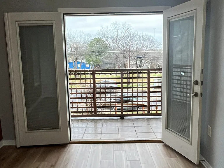 1306 Chicon St — Photo 23