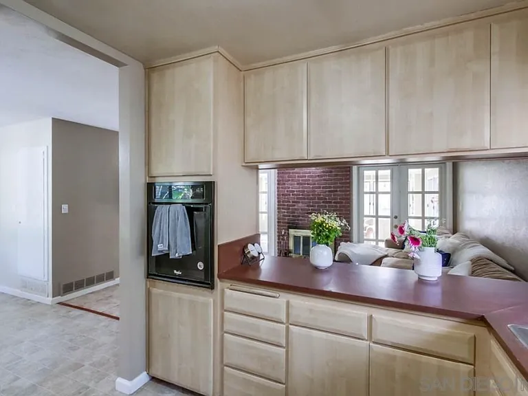 4877 Campanile Dr — Photo 6