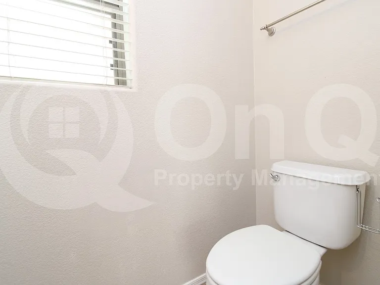 7644 S 64th Ln — Photo 17