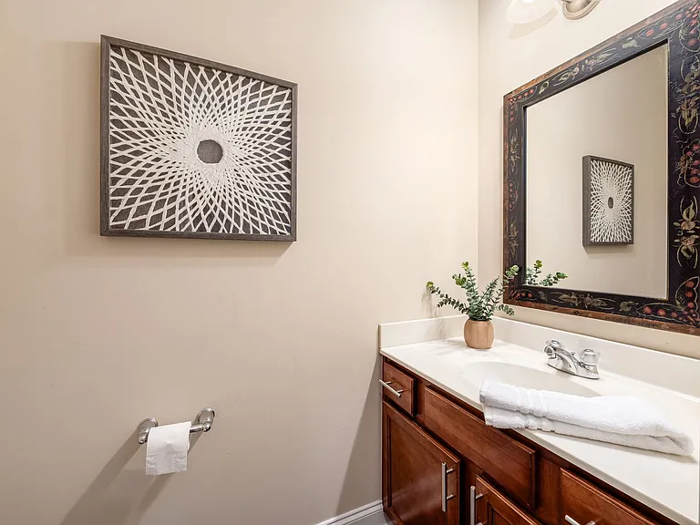 1104 Balmoral Dr #1 — Photo 15