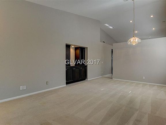 4th image of 9633 Crimson Ave
