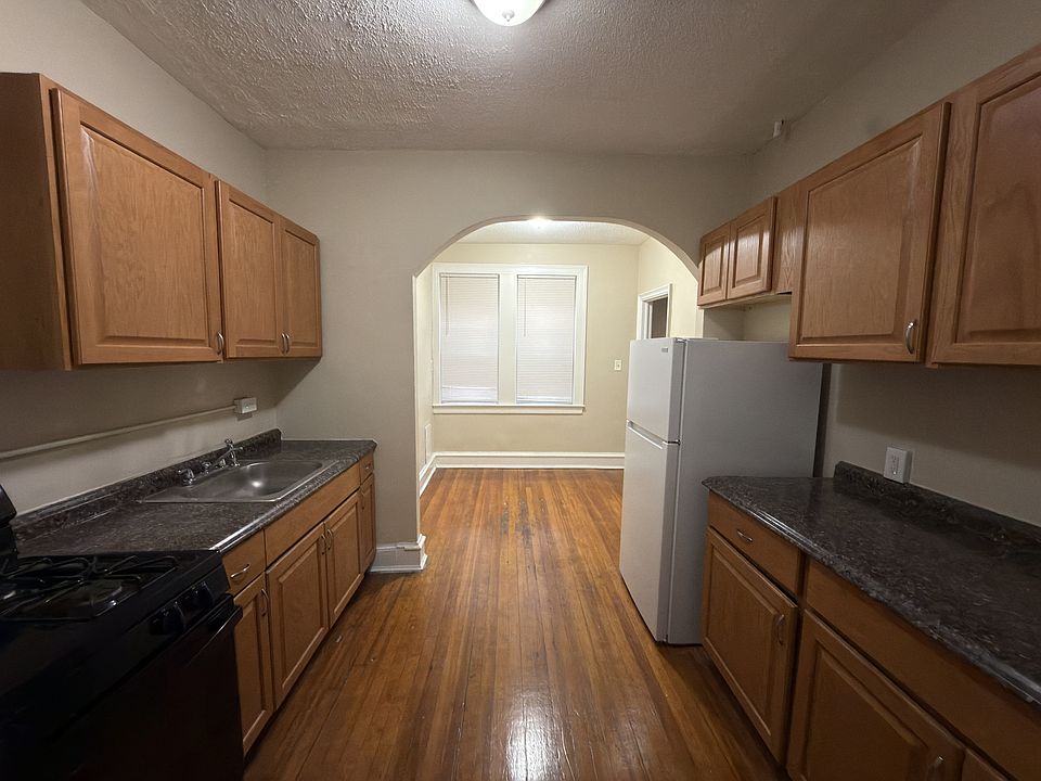 1st image of 330 Laurel St Unit 212