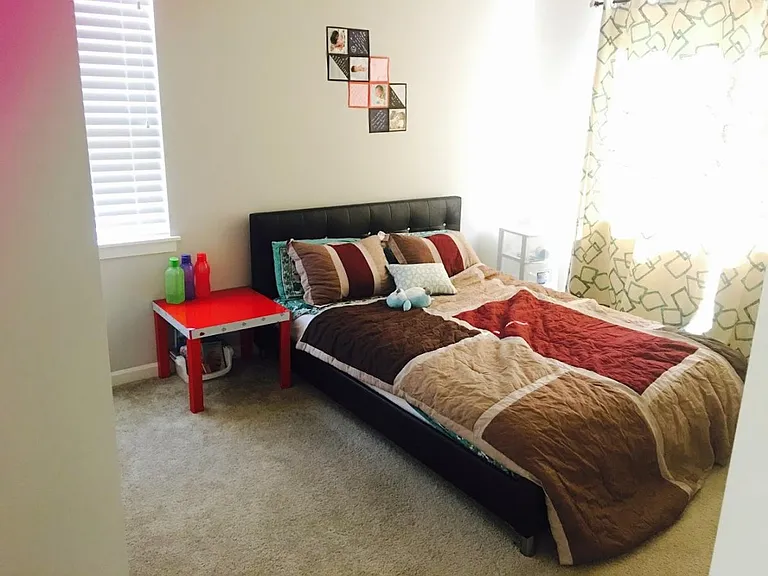 2nd bedroom