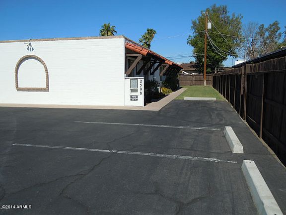 2nd image of 2508 W Belmont Ave