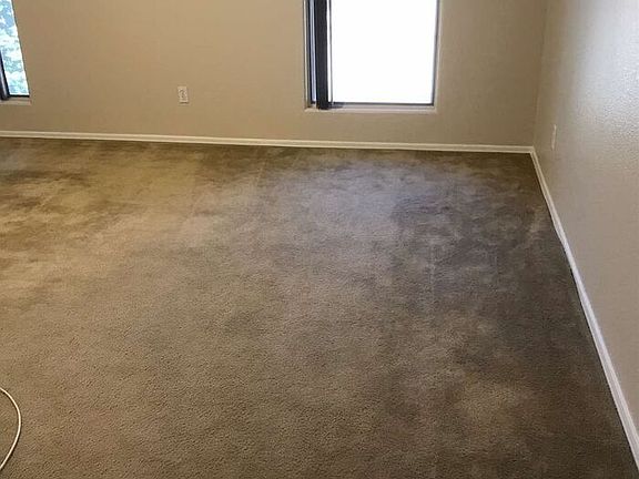 4th image of 12921 W Holly St