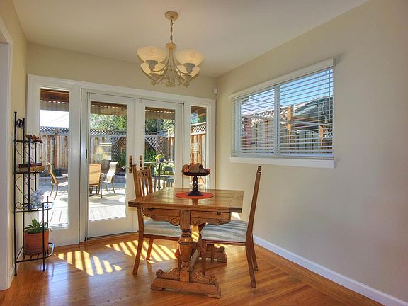 4th image of 2418 Walnut Grove Ave