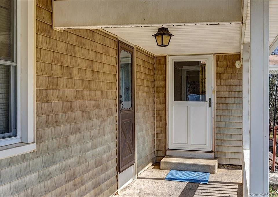 584 Atkins St, Middletown, CT 06457 Zillow