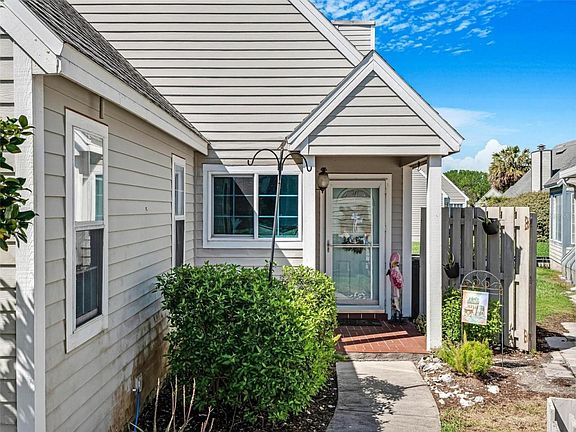 3rd image of 107 Ocean Hollow Ln