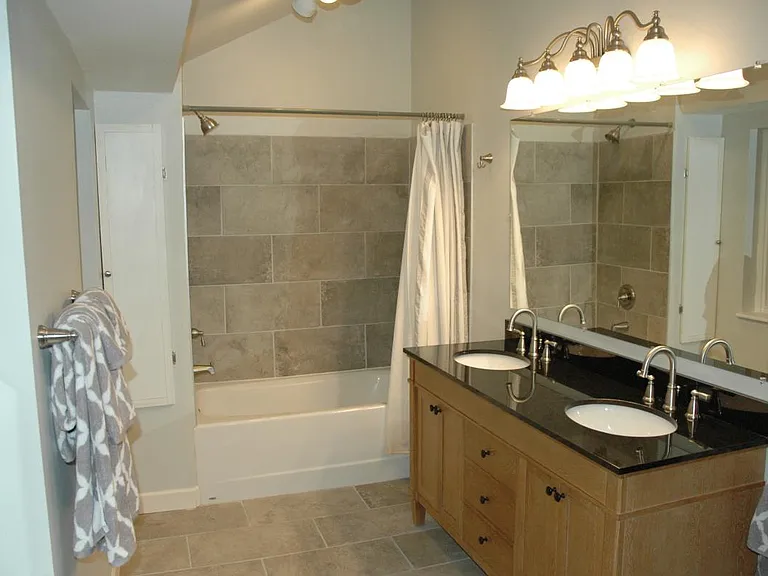 1207 Shackamaxon St — Photo 9
