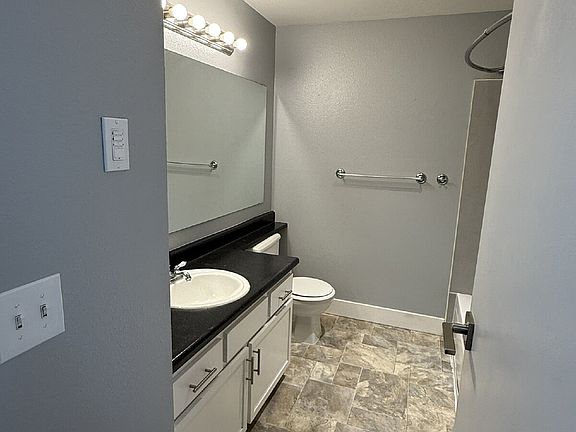 5th image of 11002 SE Petrovitsky Rd Unit D303