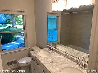 144 W Maryknoll Rd — Photo 6