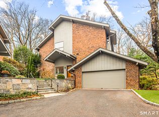 Kings Grant, New Canaan, CT 06840