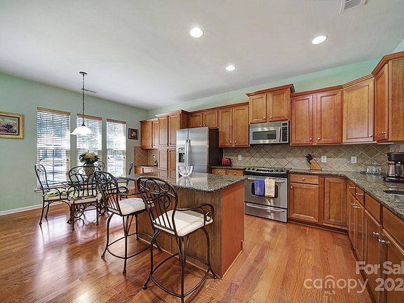 3rd image of 26508 Sandpiper Ct