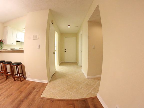 Entryway with porcelain tile