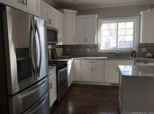 88 Perry Hill Ests #12, Shelton, CT 06484
