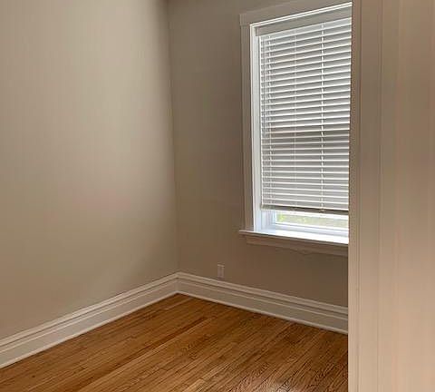 3rd image of 3333 N Paulina St #3S