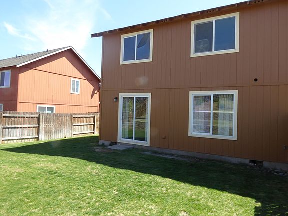 3rd image of 318 SE Carmen Way