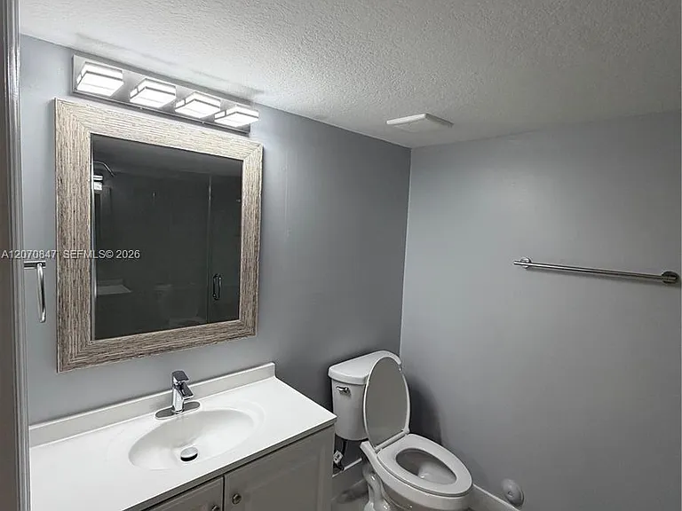 1261 SE 27th St #101 — Photo 24