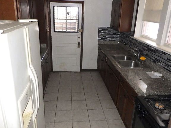 5th image of 10625 S Calumet Ave