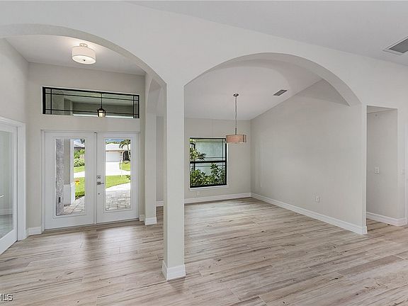 4th image of 346 SW 28th Pl