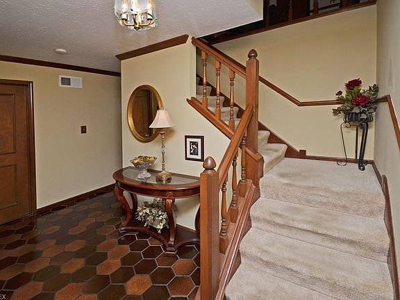 3rd image of 491 Bracken Way