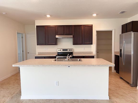 3rd image of 1707 Post Oak Dr