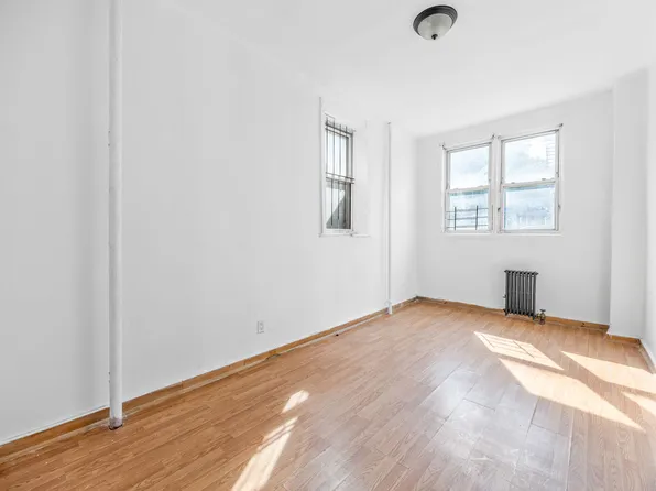 657 Knickerbocker Avenue image 12 of 19